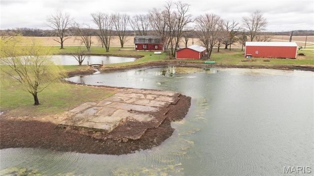 168 SE 450 Avenue, Carrollton, IL 62016