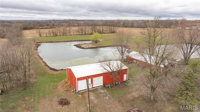 168 SE 450 Avenue, Carrollton, IL 62016