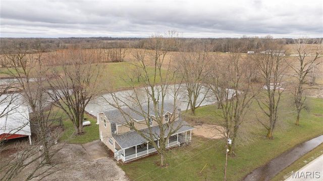 168 SE 450 Avenue, Carrollton, IL 62016