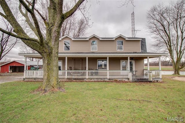 168 SE 450 Avenue, Carrollton, IL 62016