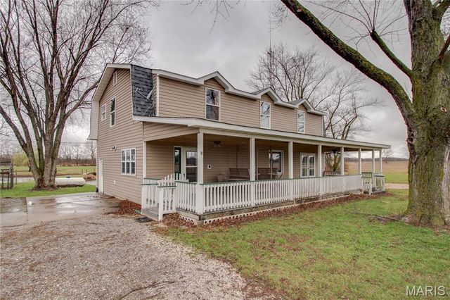 168 SE 450 Avenue, Carrollton, IL 62016