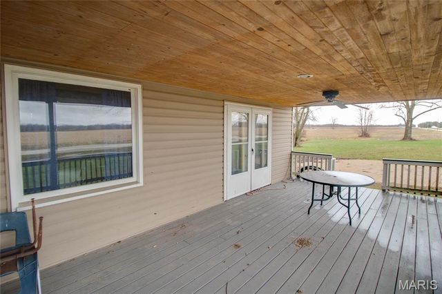 168 SE 450 Avenue, Carrollton, IL 62016