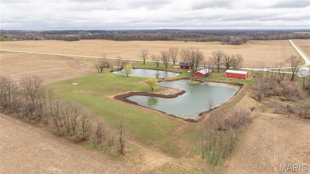 168 SE 450 Avenue, Carrollton, IL 62016