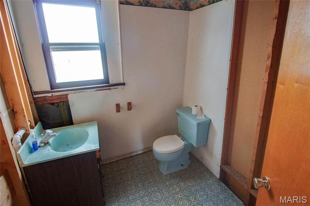 168 SE 450 Avenue, Carrollton, IL 62016