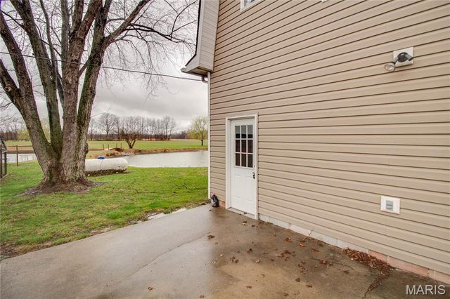 168 SE 450 Avenue, Carrollton, IL 62016