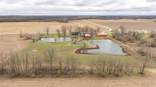 168 SE 450 Avenue, Carrollton, IL 62016