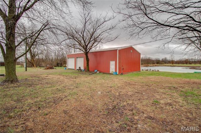 168 SE 450 Avenue, Carrollton, IL 62016