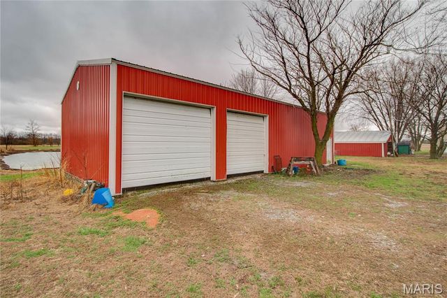 168 SE 450 Avenue, Carrollton, IL 62016