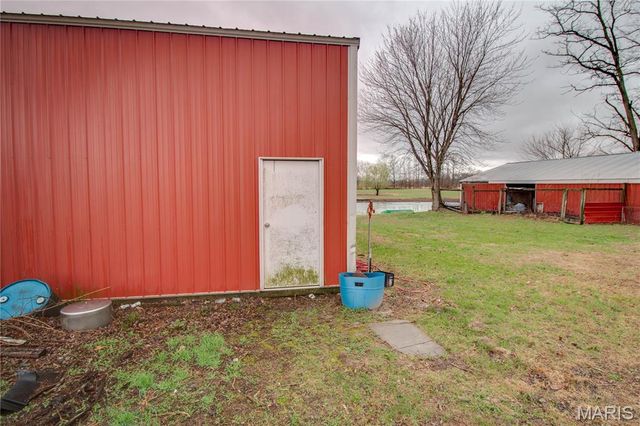 168 SE 450 Avenue, Carrollton, IL 62016