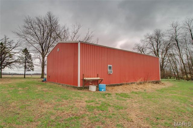 168 SE 450 Avenue, Carrollton, IL 62016