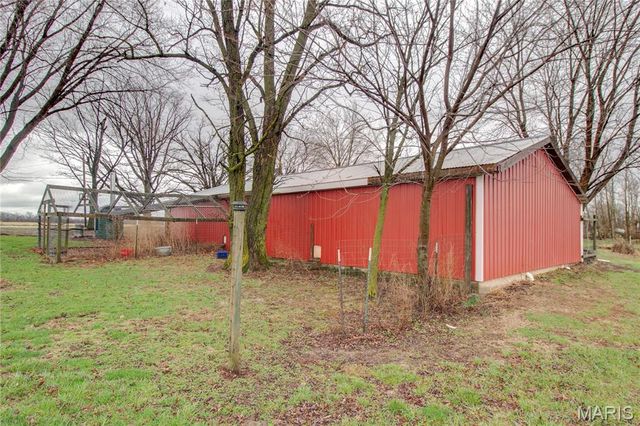 168 SE 450 Avenue, Carrollton, IL 62016