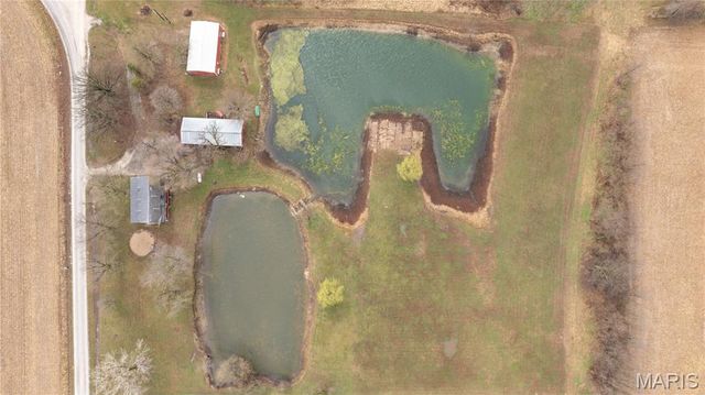 168 SE 450 Avenue, Carrollton, IL 62016