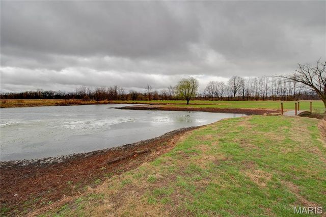 168 SE 450 Avenue, Carrollton, IL 62016