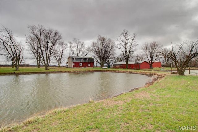 168 SE 450 Avenue, Carrollton, IL 62016