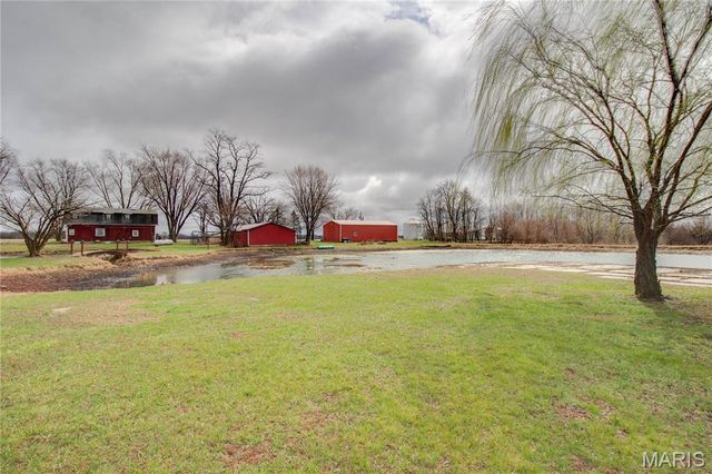 168 SE 450 Avenue, Carrollton, IL 62016