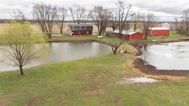 168 SE 450 Avenue, Carrollton, IL 62016