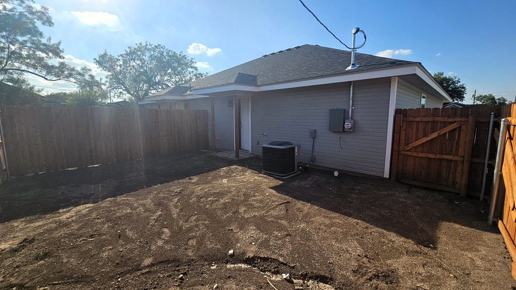 Image 11 of property listing at 213 W Ave C A, San Angelo, TX 76903