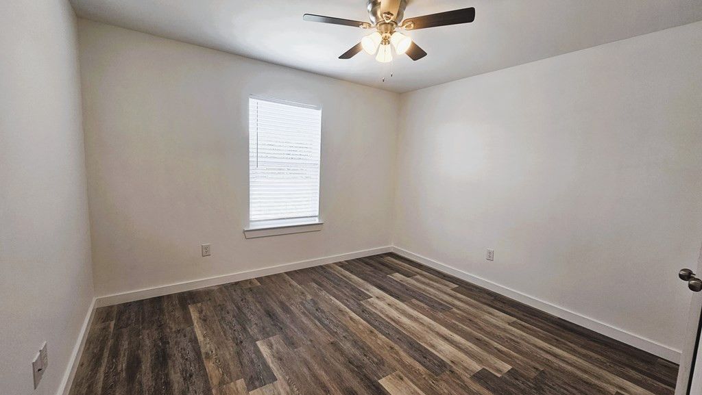 Image 5 of property listing at 213 W Ave C A, San Angelo, TX 76903