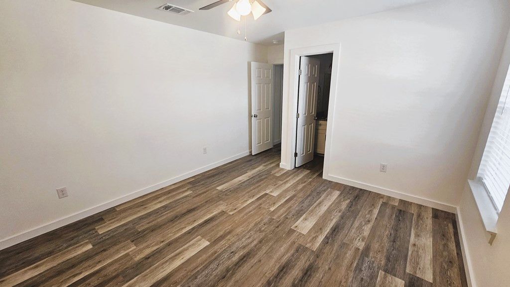 Image 8 of property listing at 213 W Ave C A, San Angelo, TX 76903