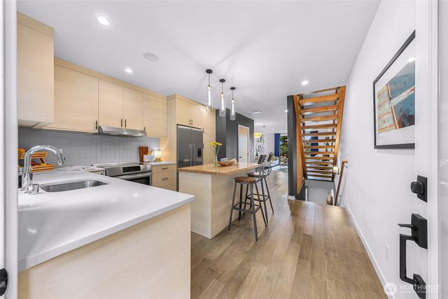 2265 14th Avenue W, Seattle, WA 98119