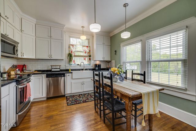 239 Crestview Street, Church Hill, TN 37642