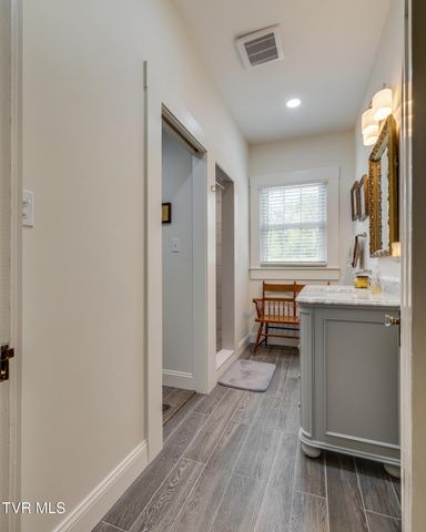 239 Crestview Street, Church Hill, TN 37642