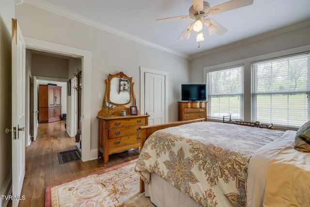 239 Crestview Street, Church Hill, TN 37642
