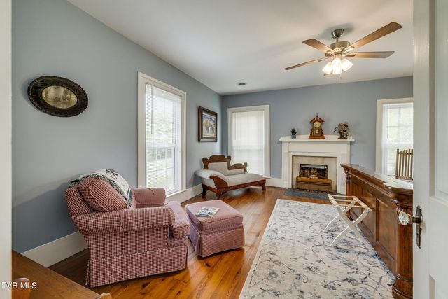 239 Crestview Street, Church Hill, TN 37642