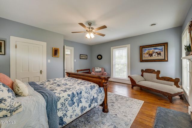 239 Crestview Street, Church Hill, TN 37642