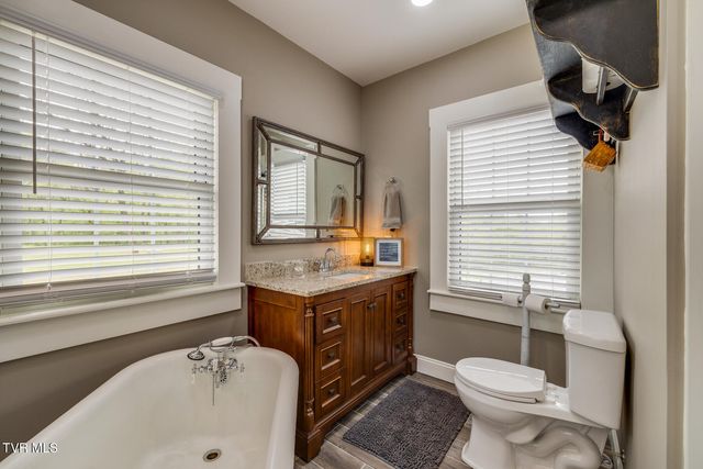 239 Crestview Street, Church Hill, TN 37642