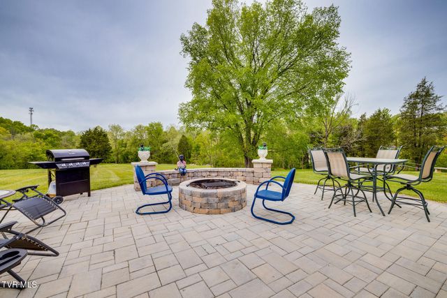 239 Crestview Street, Church Hill, TN 37642