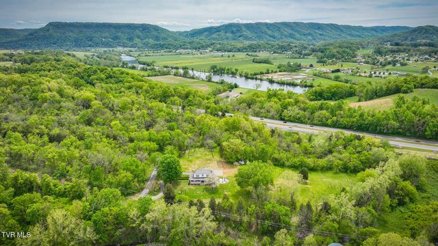 239 Crestview Street, Church Hill, TN 37642