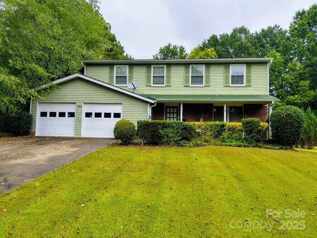 7404 Shadowlake Drive, Charlotte, NC 28226