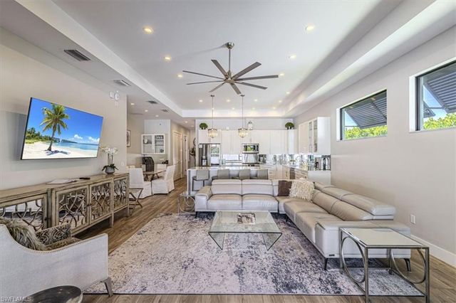 803 92nd AVE N, Naples, FL 34108