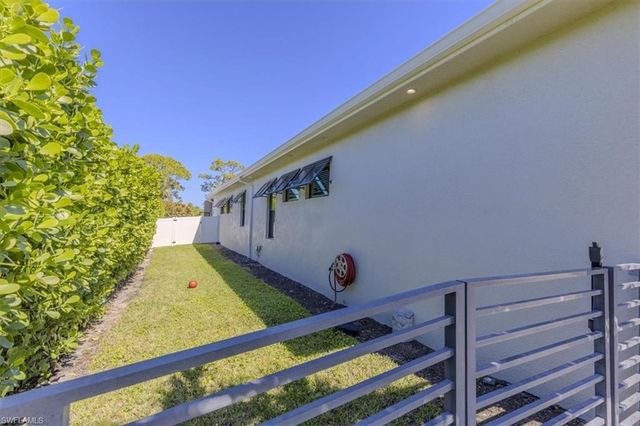 803 92nd AVE N, Naples, FL 34108