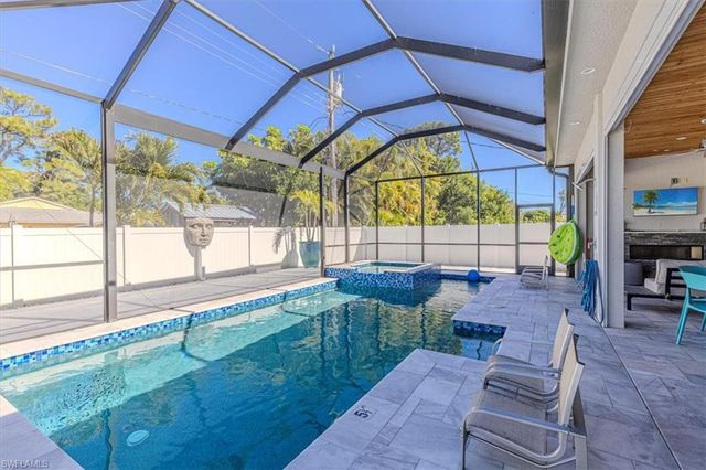 803 92nd AVE N, Naples, FL 34108