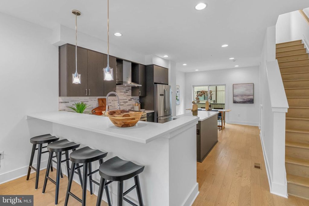 512 FAIRMOUNT AVE, PHILADELPHIA, PA 19123 — photo 3