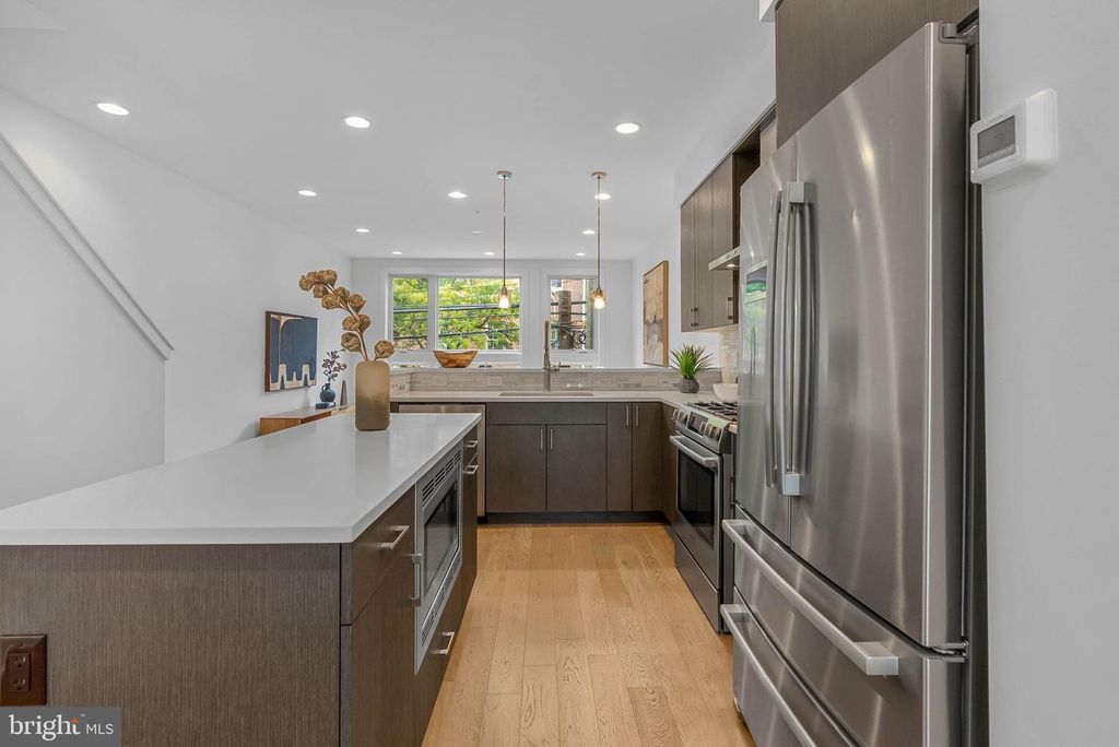 512 FAIRMOUNT AVE, PHILADELPHIA, PA 19123 — photo 4