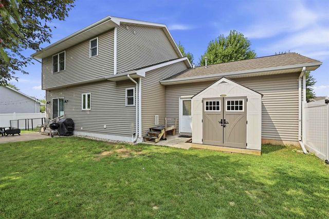 1520 WELLINGTON DRIVE, Oshkosh, WI 54904