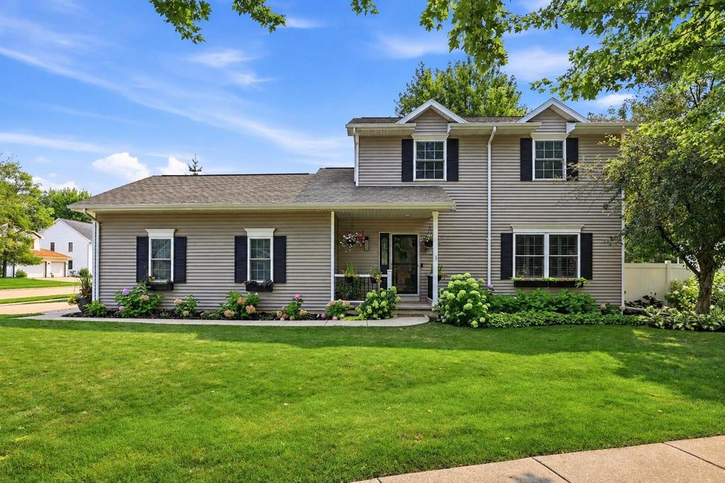 1520 WELLINGTON DRIVE, Oshkosh, WI 54904