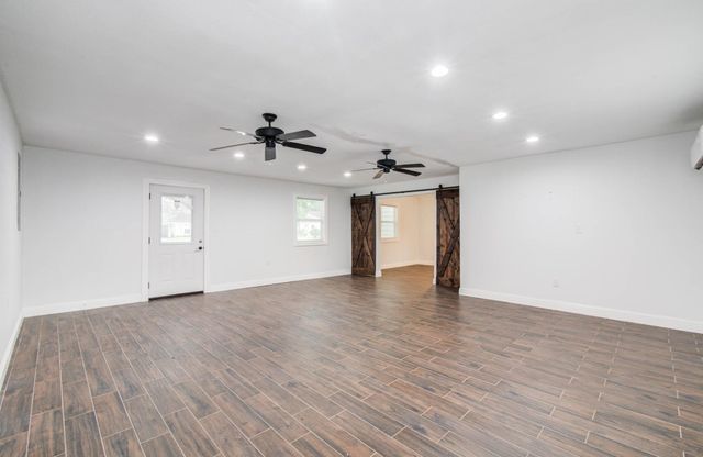 536 Robert E Lee Drive, Conroe, TX 77302