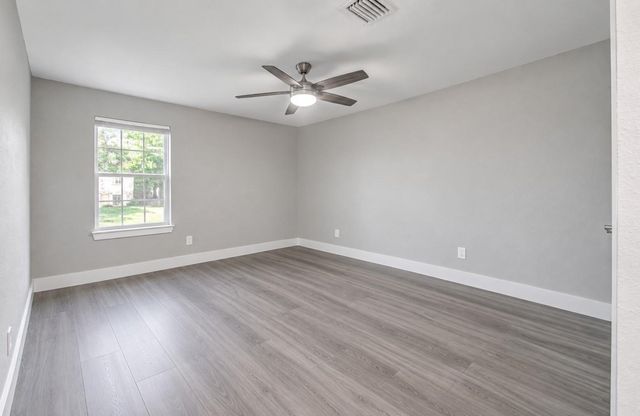 536 Robert E Lee Drive, Conroe, TX 77302