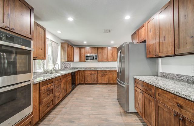 536 Robert E Lee Drive, Conroe, TX 77302