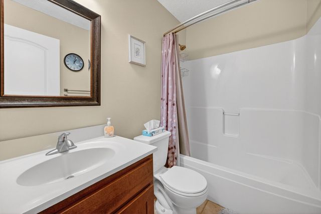 708 Patchett Drive NE, Mitchellville, IA 50169