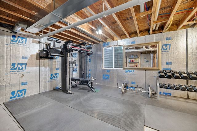 708 Patchett Drive NE, Mitchellville, IA 50169