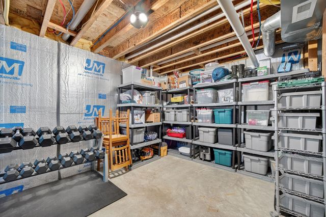 708 Patchett Drive NE, Mitchellville, IA 50169