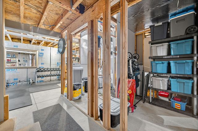 708 Patchett Drive NE, Mitchellville, IA 50169