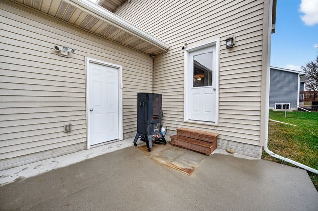 708 Patchett Drive NE, Mitchellville, IA 50169