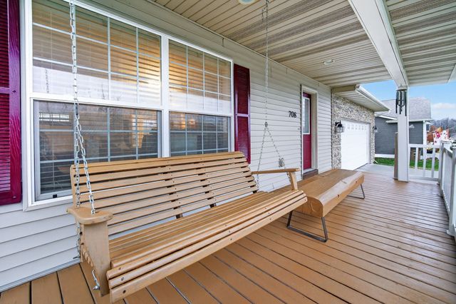 708 Patchett Drive NE, Mitchellville, IA 50169