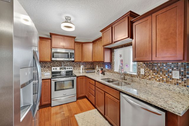 708 Patchett Drive NE, Mitchellville, IA 50169